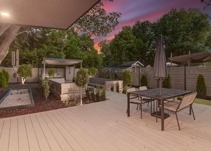 The Indigo 2Br With Hot Tub