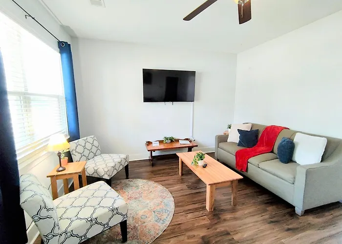 The Capital Cottage New Home Near Usc & Bases